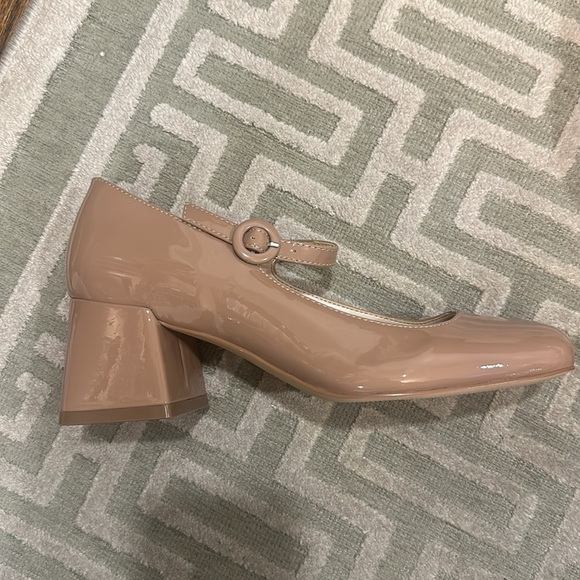 NWT Tan patent Marc Fisher Mary Jane block heel Size 7 - Picture 4 of 8